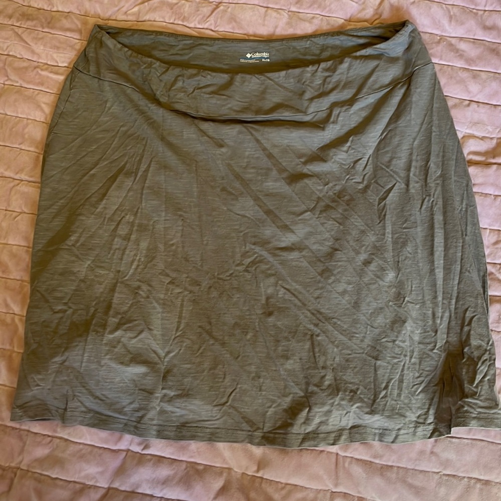 Columbia jersey knit skirt light grey worn